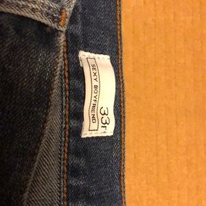 Gap jeans. Sexy boyfriend